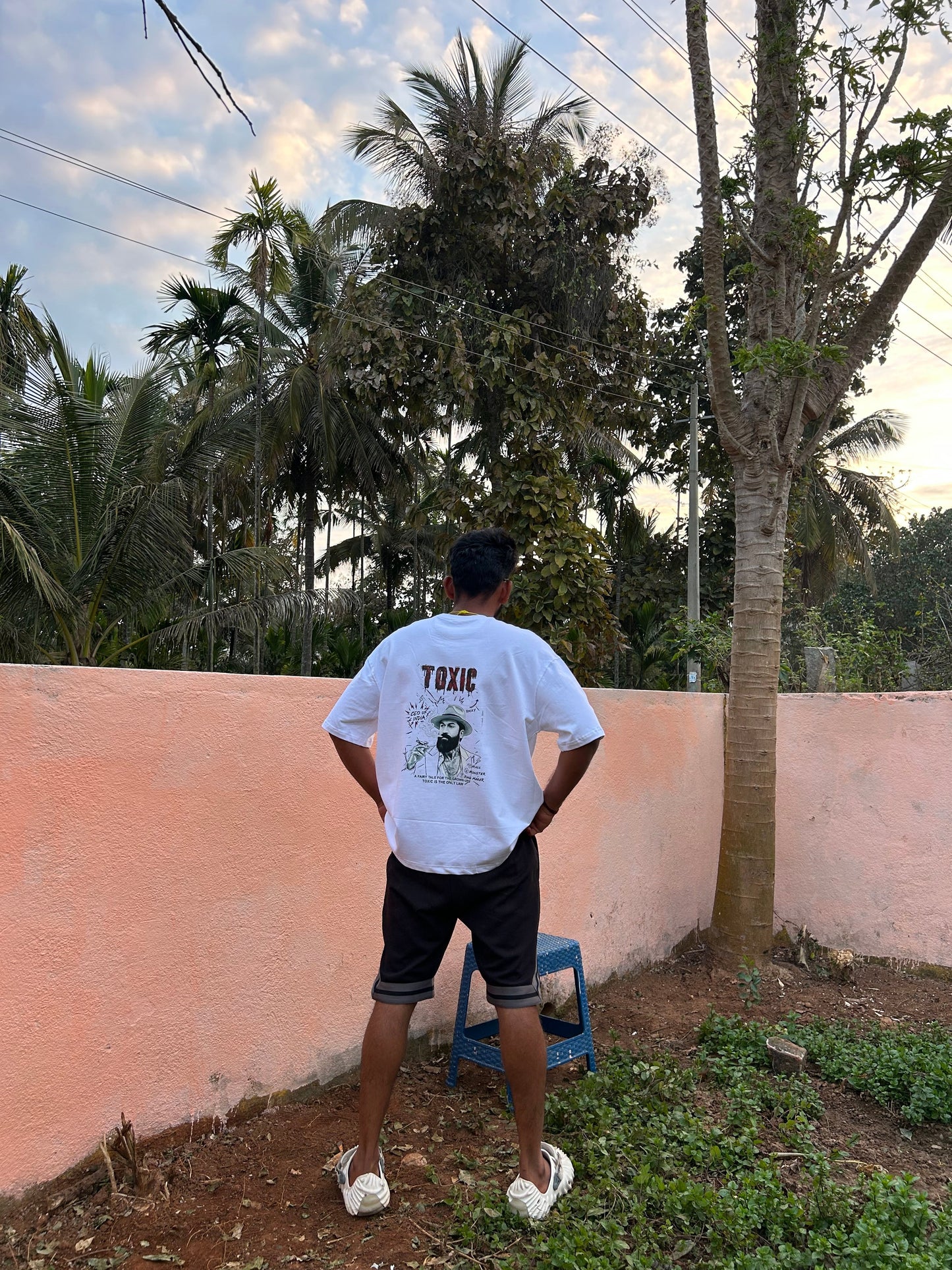 Toxic T over size shirt